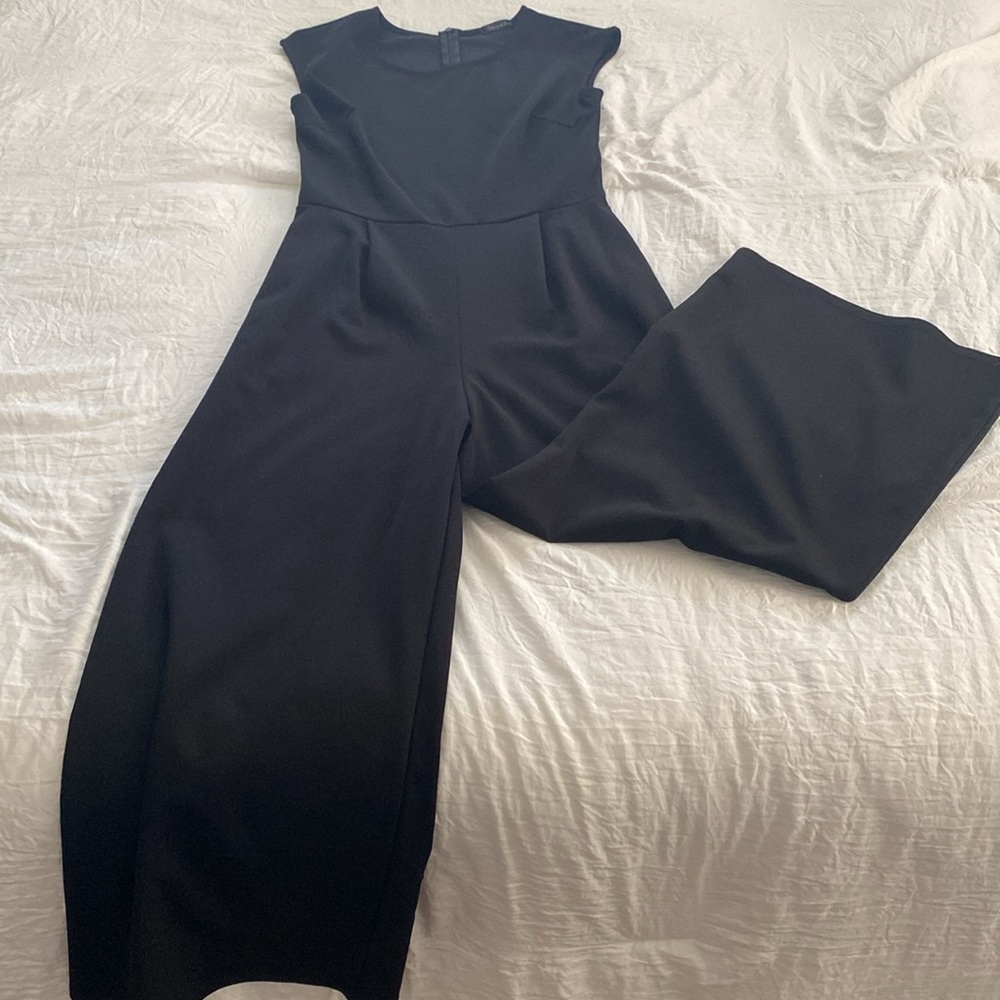 Women’s black, square neck, cropped, wide-legged jumpsuit Size 2. Date Night!